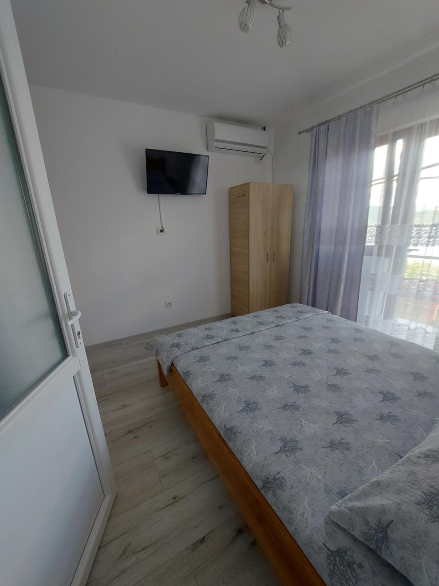 Отель Casa Dalys Оршова Экстерьер фото