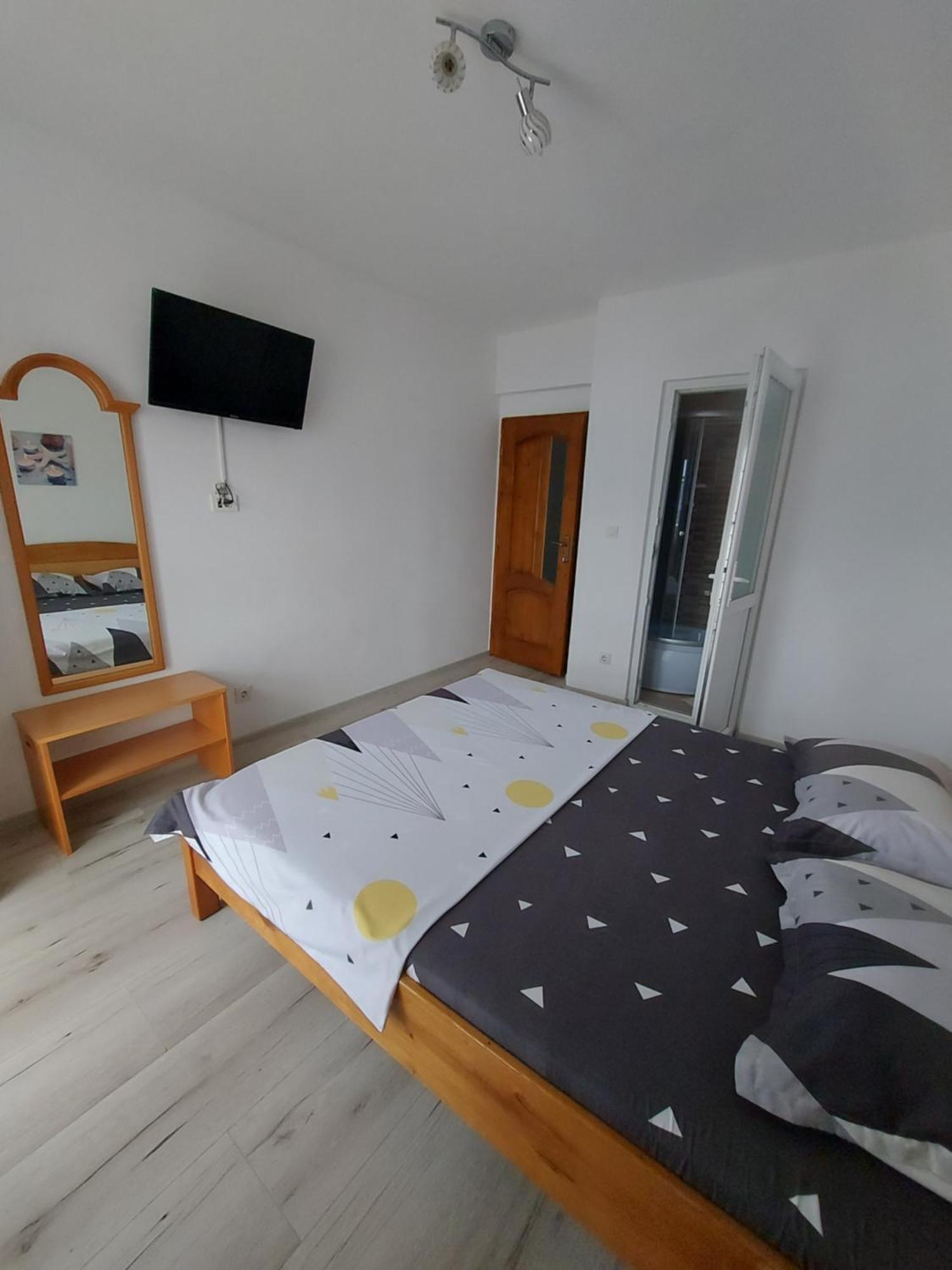 Отель Casa Dalys Оршова Экстерьер фото