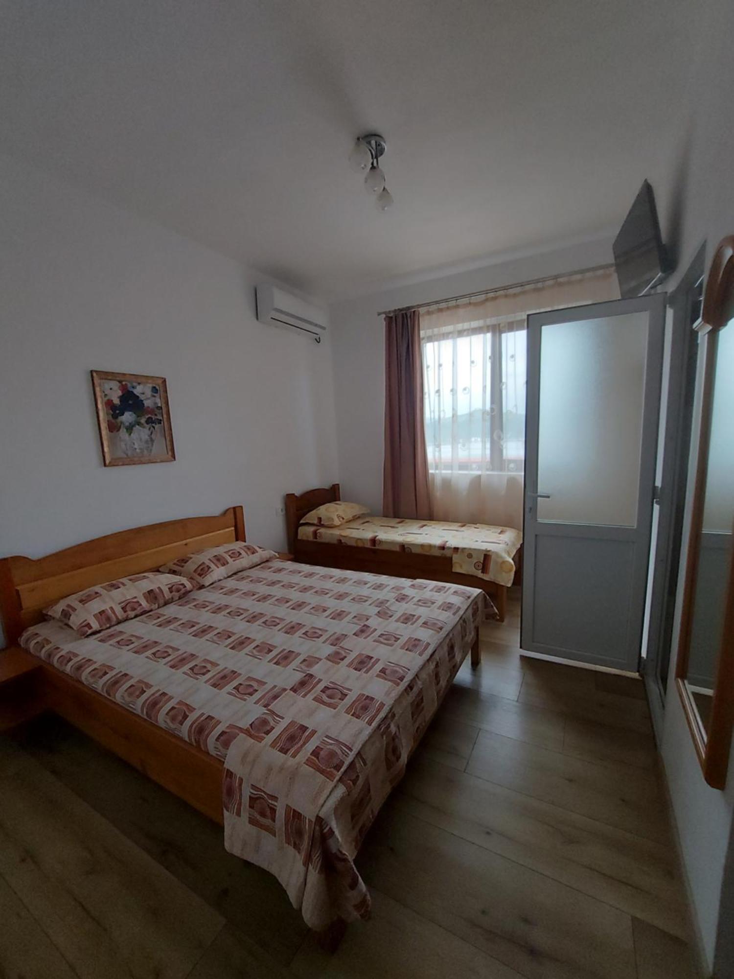 Отель Casa Dalys Оршова Экстерьер фото